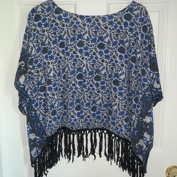 Blue, Black & White patterned blouse - Picture 2 of 4